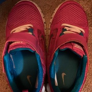 Pink and blue Nikes never wornnn